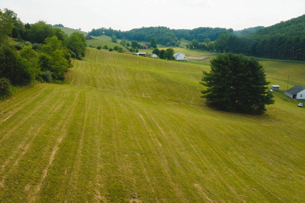 595 Stillwell Road Draper, VA 24324 - Photo 16 of 39 Gallery Image 16