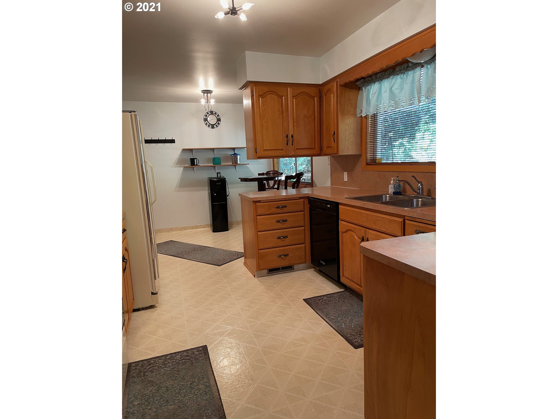 1555 Perrydale Road Dallas, OR 97338 - Photo 9 of 14