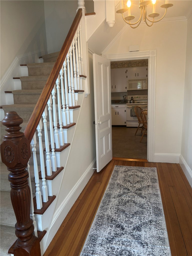 11 Eastnor Road Newport, RI 02840 - Photo 2 of 27