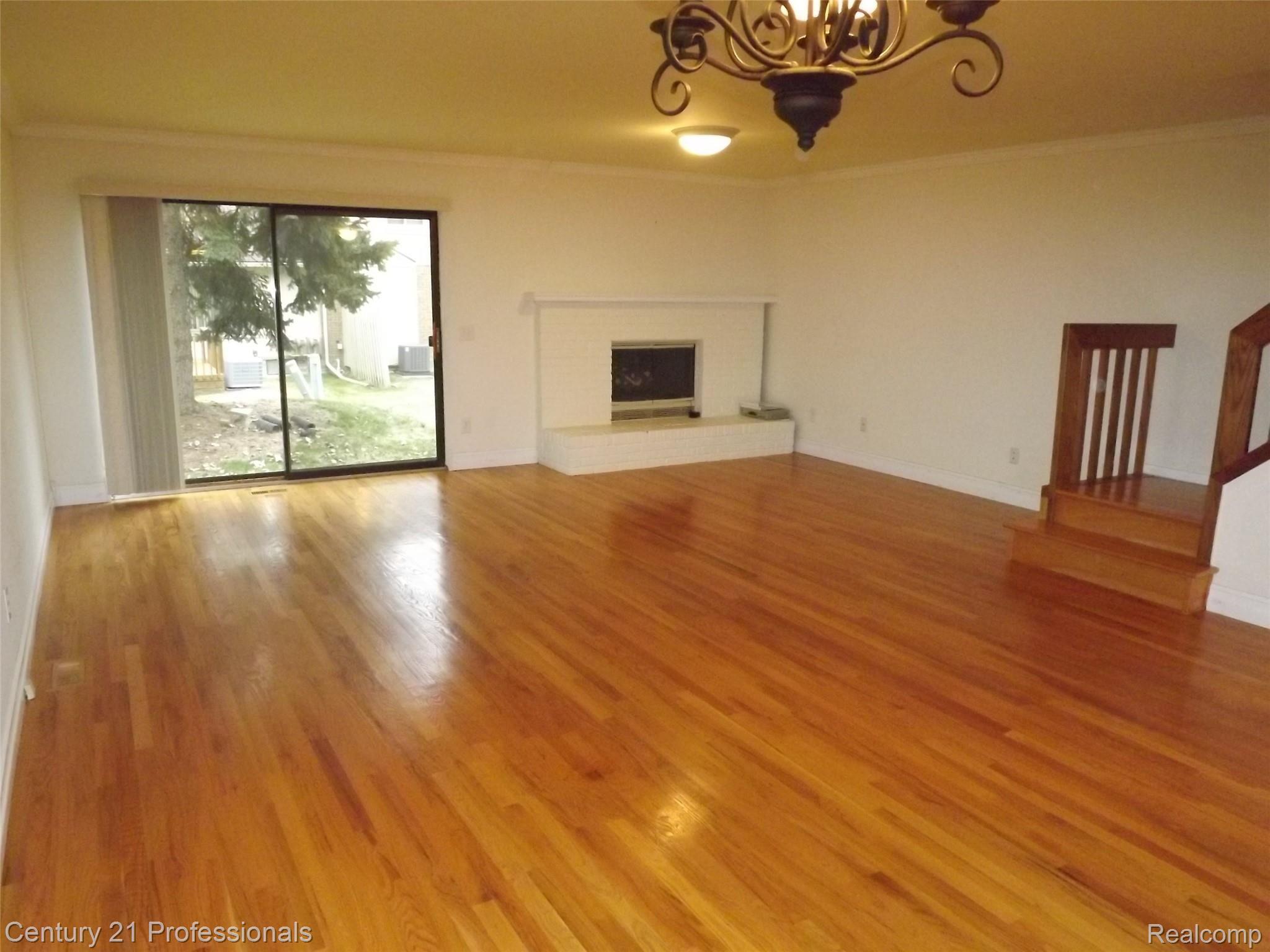 569 Tennyson Rochester, MI 48307 - Photo 6 of 19 Great Room