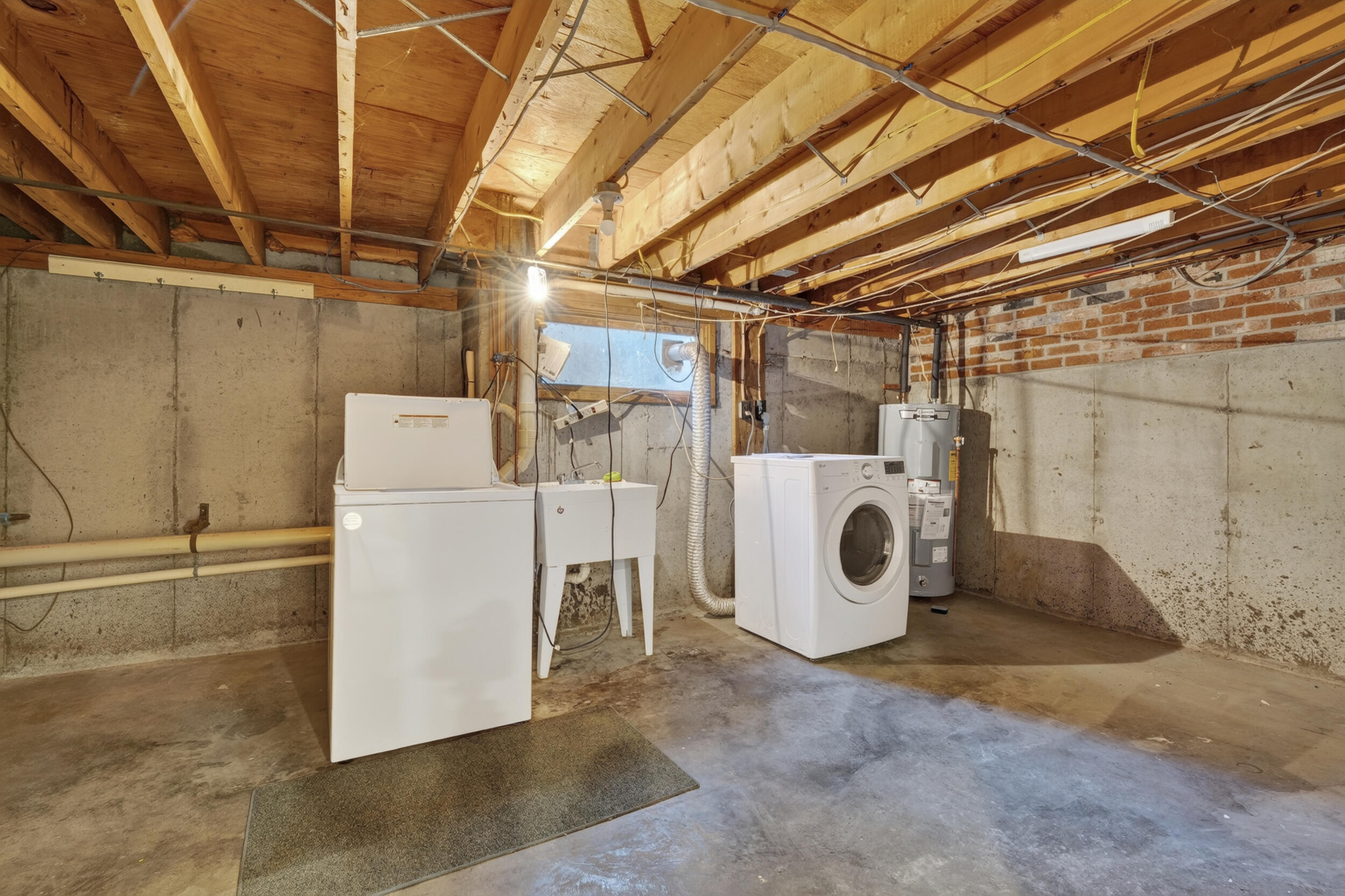 18 Ponce Street Portland, ME 04101 - Photo 28 of 32 Laundry