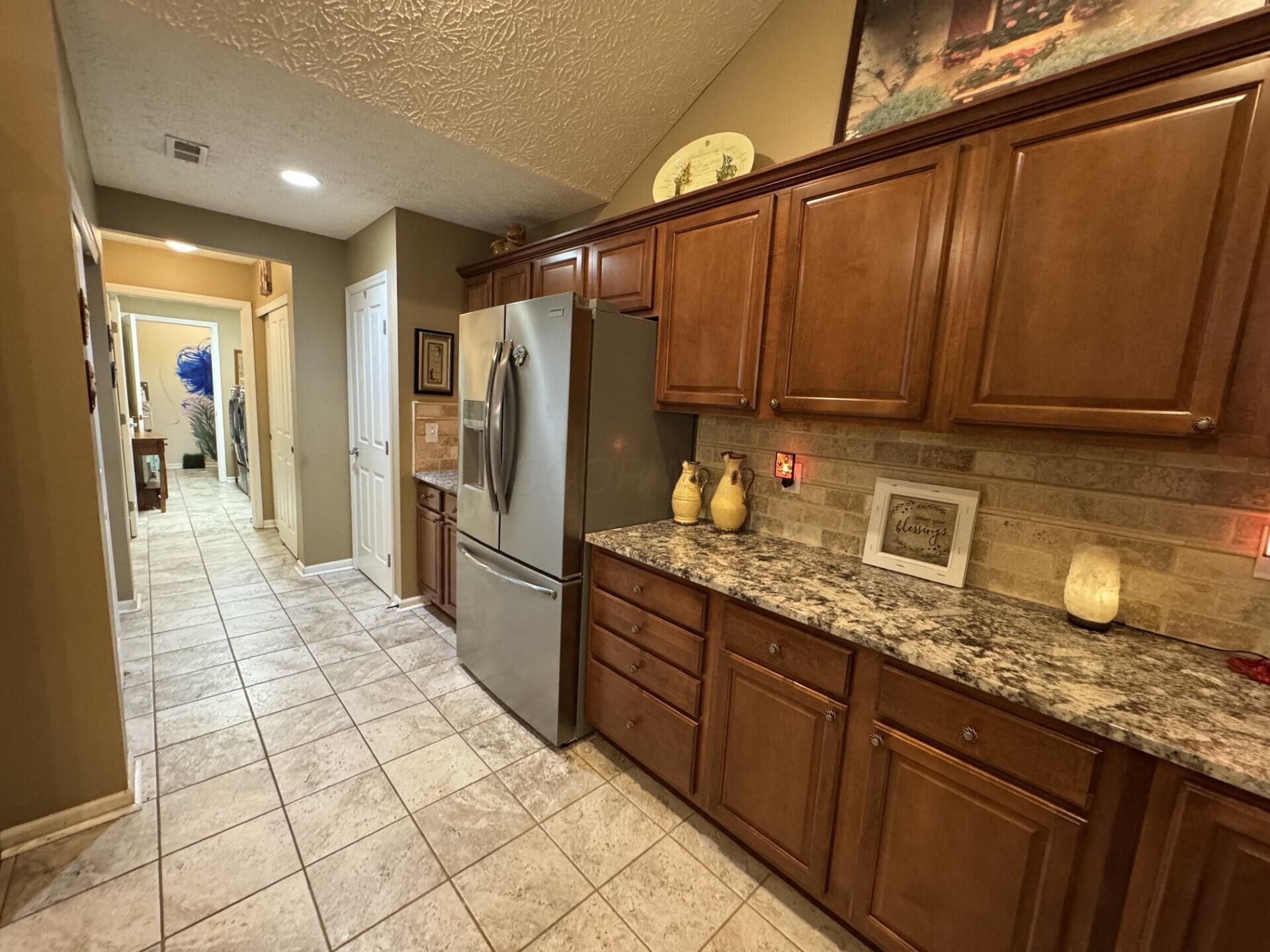 752 Kingsmead Road Westerville, OH 43082 - Photo 26 of 50 Kit. Video tour, youtube: 752 Kingsmead Rd Westerville