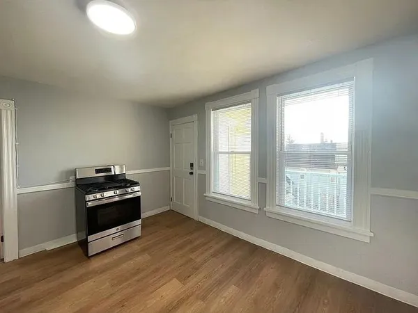 $2,000 | 231 Laurel Street, Unit 3, Manchester, NH 03103