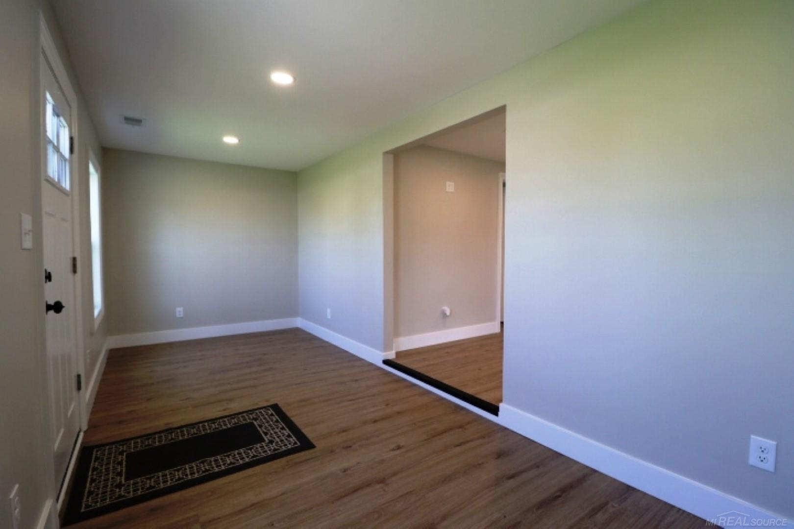 3907 Ravenswood Road Marysville, MI 48040 - Photo 5 of 30 50139127-6dd75f79-56b9-417f-a1ac-03f9a3f4b1c0.JPG