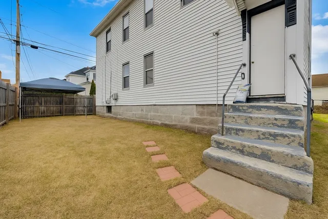 $2,600 | 130 Dalton Street, Lowell, MA 01850