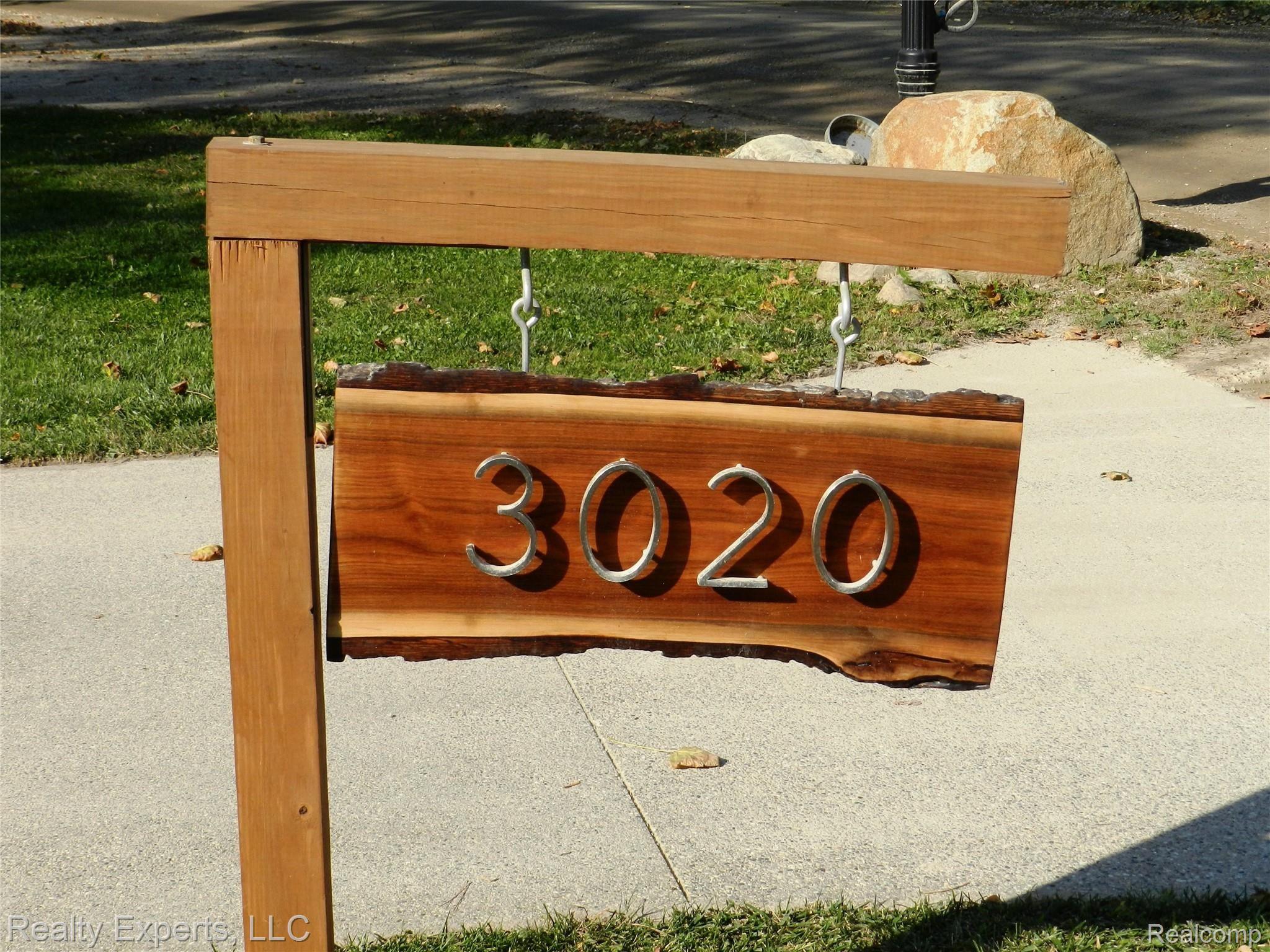 3020 East Maple Road Milford, MI 48381 - Photo 6 of 72 6.JPG