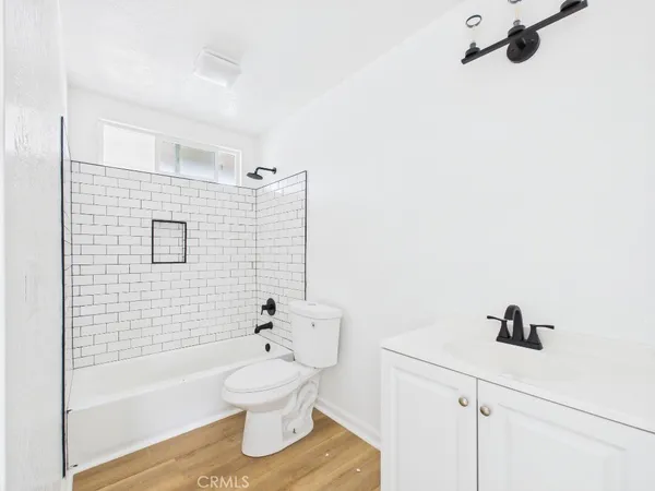 $2,500 | 16951 Hoskins Lane, Unit 5, Huntington Beach, CA 92649