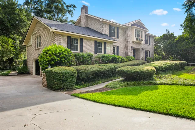 $815,999 | 506 Fairington Drive, Summerville, SC 29485