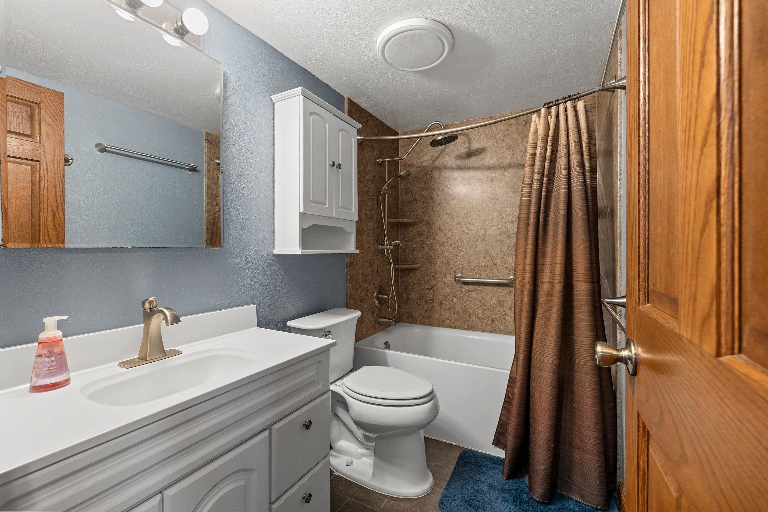6649 County Road R Oshkosh, WI 54902 - Photo 19 of 55 Gallery Image 19