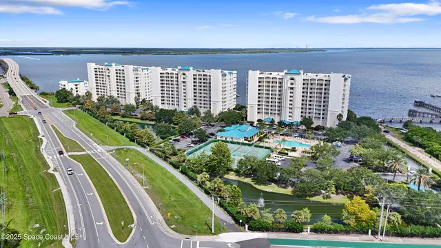 a view of a multi story building