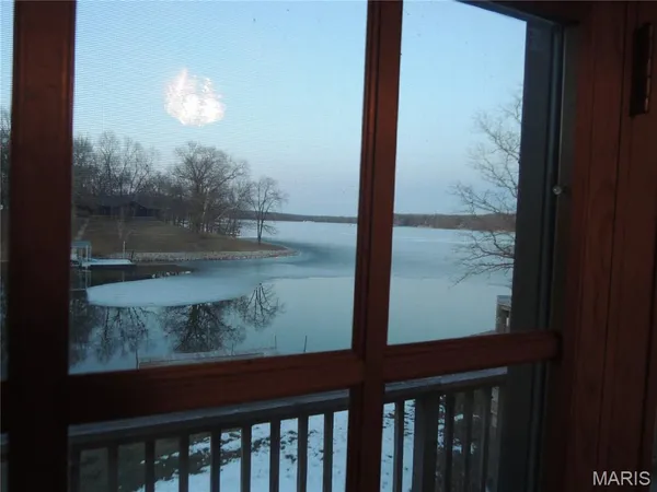 $989,800 | 6 Willow Cir Drive, Greenville, IL 62246