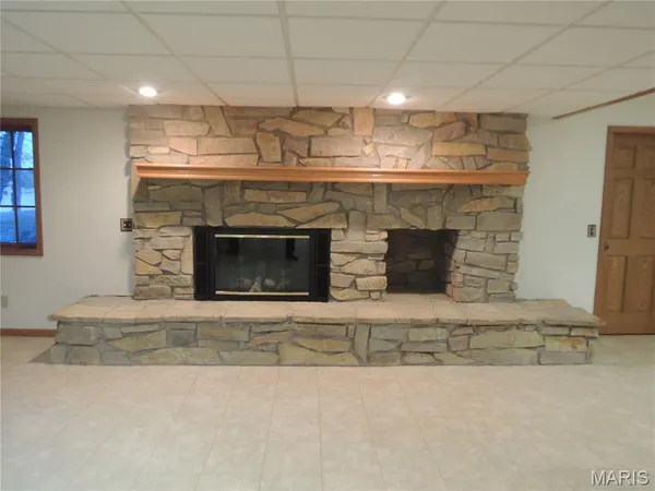 $989,800 | 6 Willow Cir Drive, Greenville, IL 62246