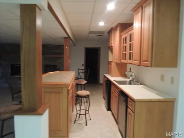 $989,800 | 6 Willow Cir Drive, Greenville, IL 62246