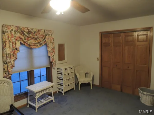 $989,800 | 6 Willow Cir Drive, Greenville, IL 62246