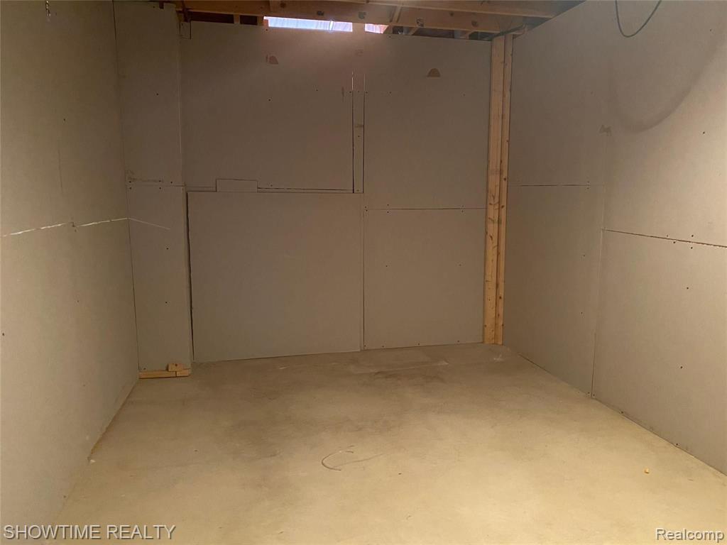 12224 19 Mile Road Sterling Heights, MI 48313 - Photo 34 of 37