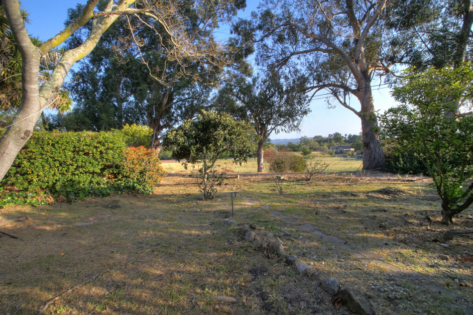 1224 North Ontare Road Santa Barbara, CA 93105 - Photo 15 of 16 Large Backyard
