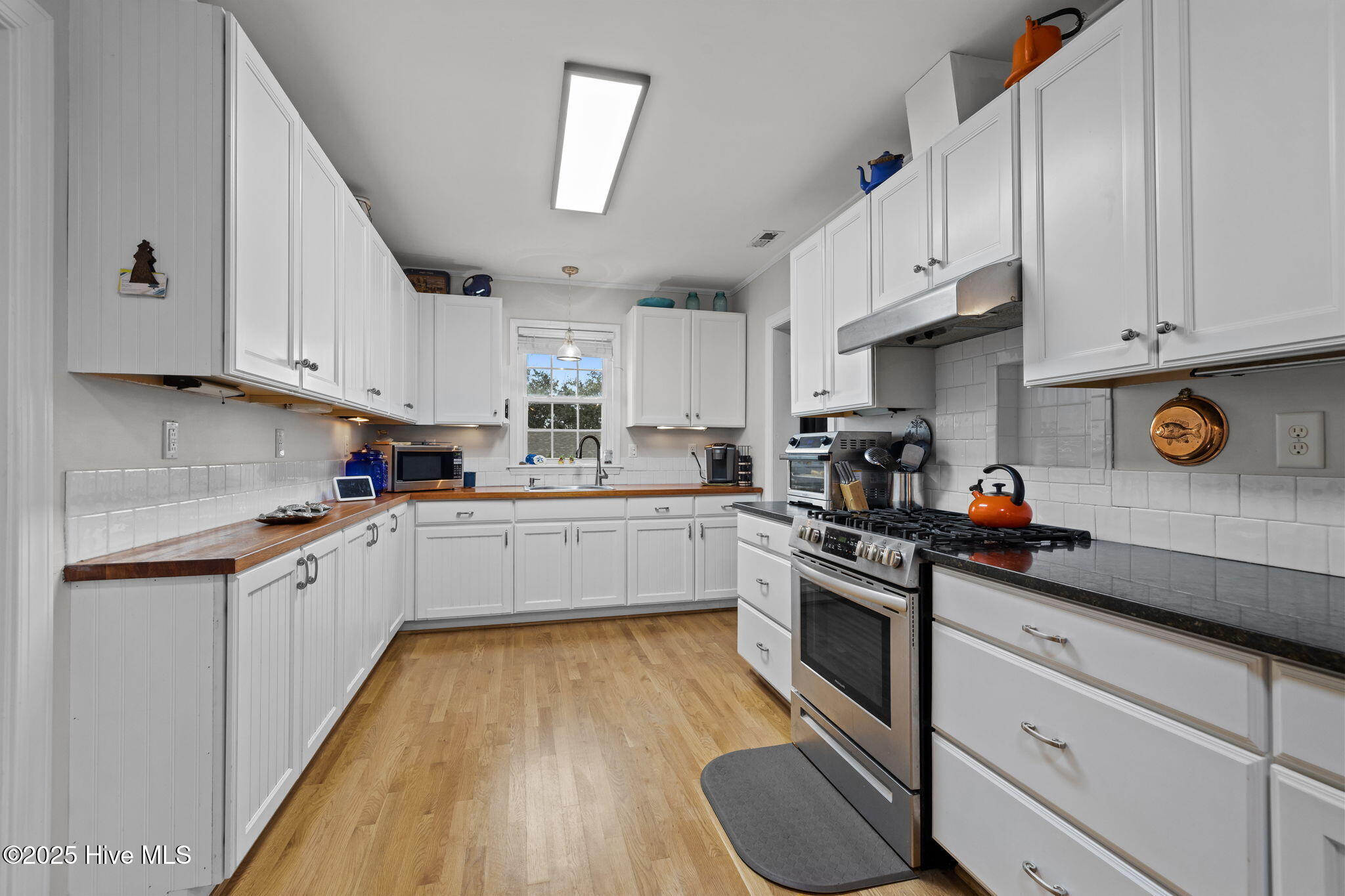 2973 Highway 70 Beaufort, NC 28516 - Photo 3 of 40 Plenty of Counter space