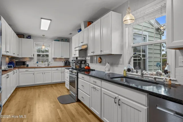 $387,700 | 2973 Highway 70, Beaufort, NC 28516