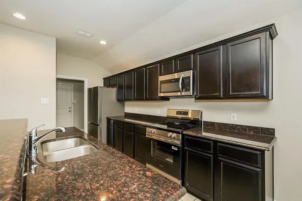 $2,020 | 3445 Cayman Drive, Fort Worth, TX 76123