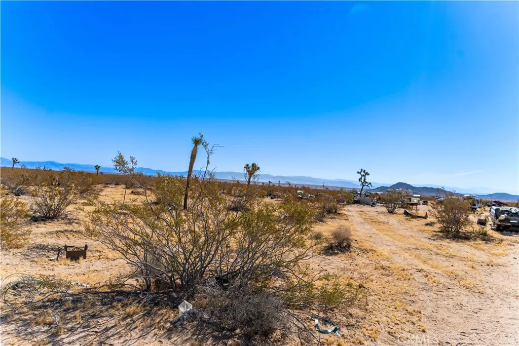 6311431 Sunset Road Joshua Tree, CA 92252 - Photo 13 of 15