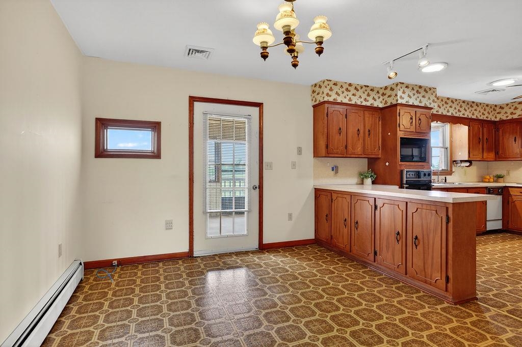 150 Battlefield Road Waynesboro, VA 22980 - Photo 11 of 61