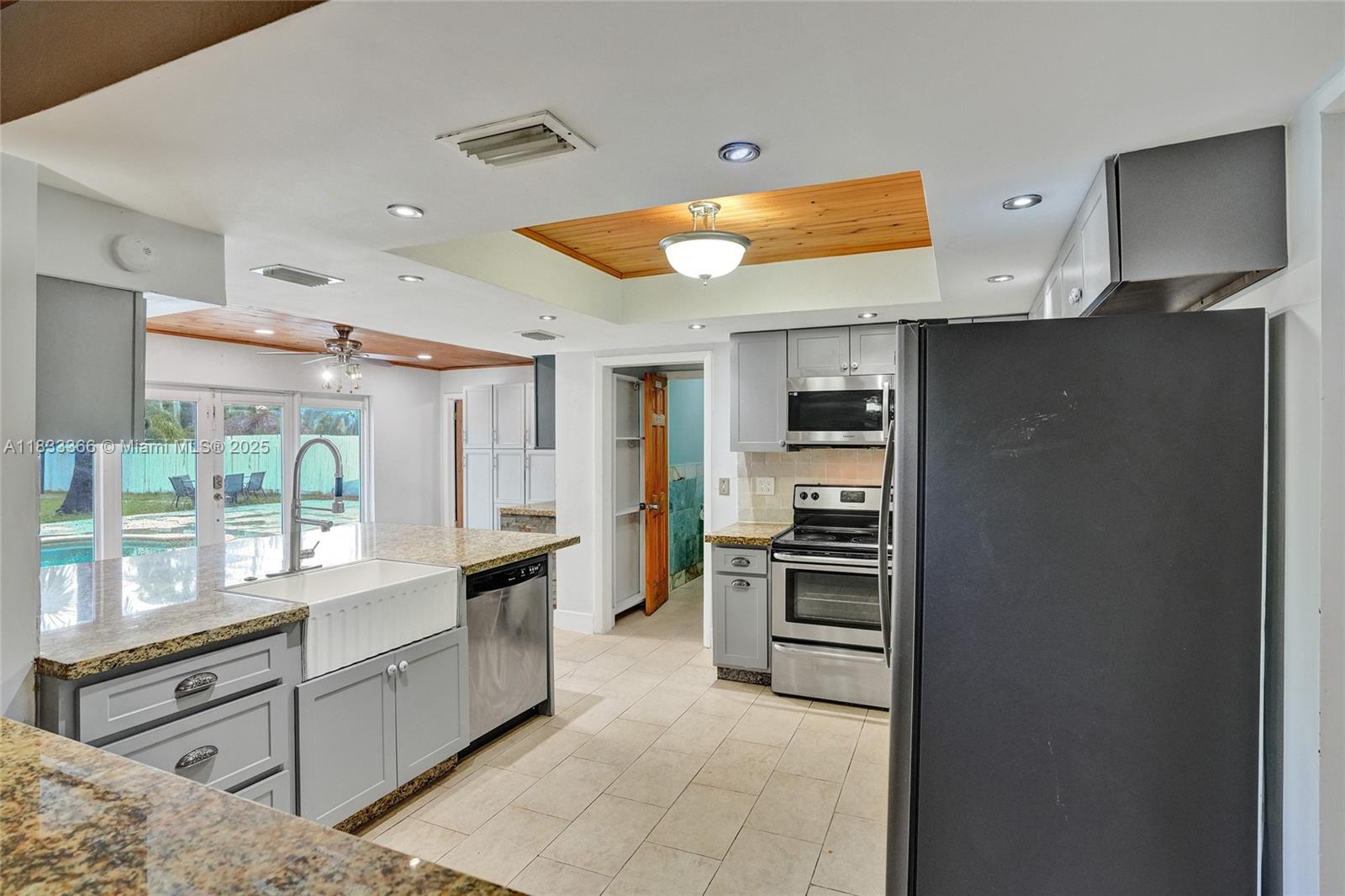 5840 Southwest 19th Street Plantation, FL 33317 - Photo 13 of 66