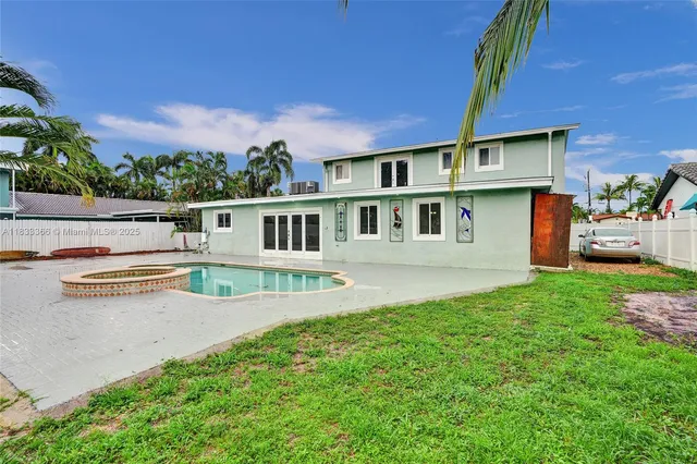 $950,000 | 5840 Southwest 19th Street, Plantation, FL 33317