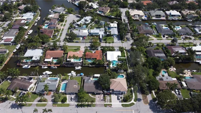 $950,000 | 5840 Southwest 19th Street, Plantation, FL 33317