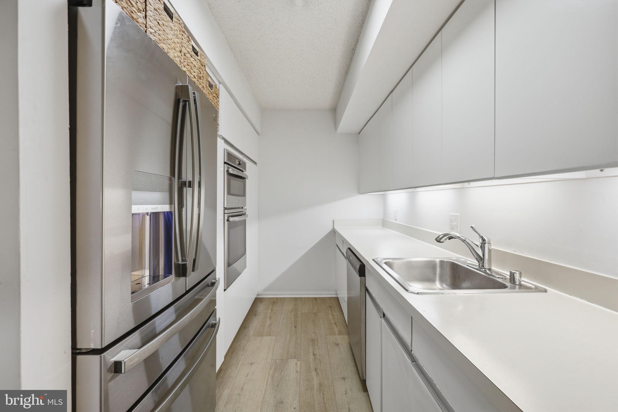 1015 33rd Street Northwest, Unit 402 Washington, DC 20007 - Photo 8 of 26 Kitchen