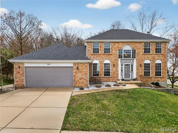 $515,000 | 975 Arlington Glen Drive, Fenton, MO 63026