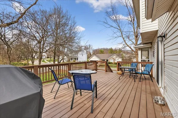 $515,000 | 975 Arlington Glen Drive, Fenton, MO 63026