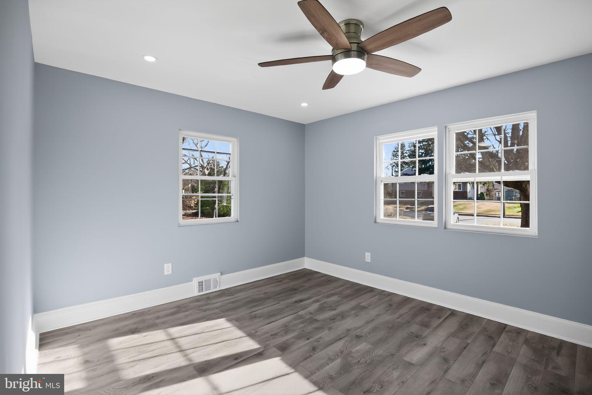 931 Woodlane Road Westampton, NJ 08060 - Photo 21 of 33 an empty room with window and ceiling fan