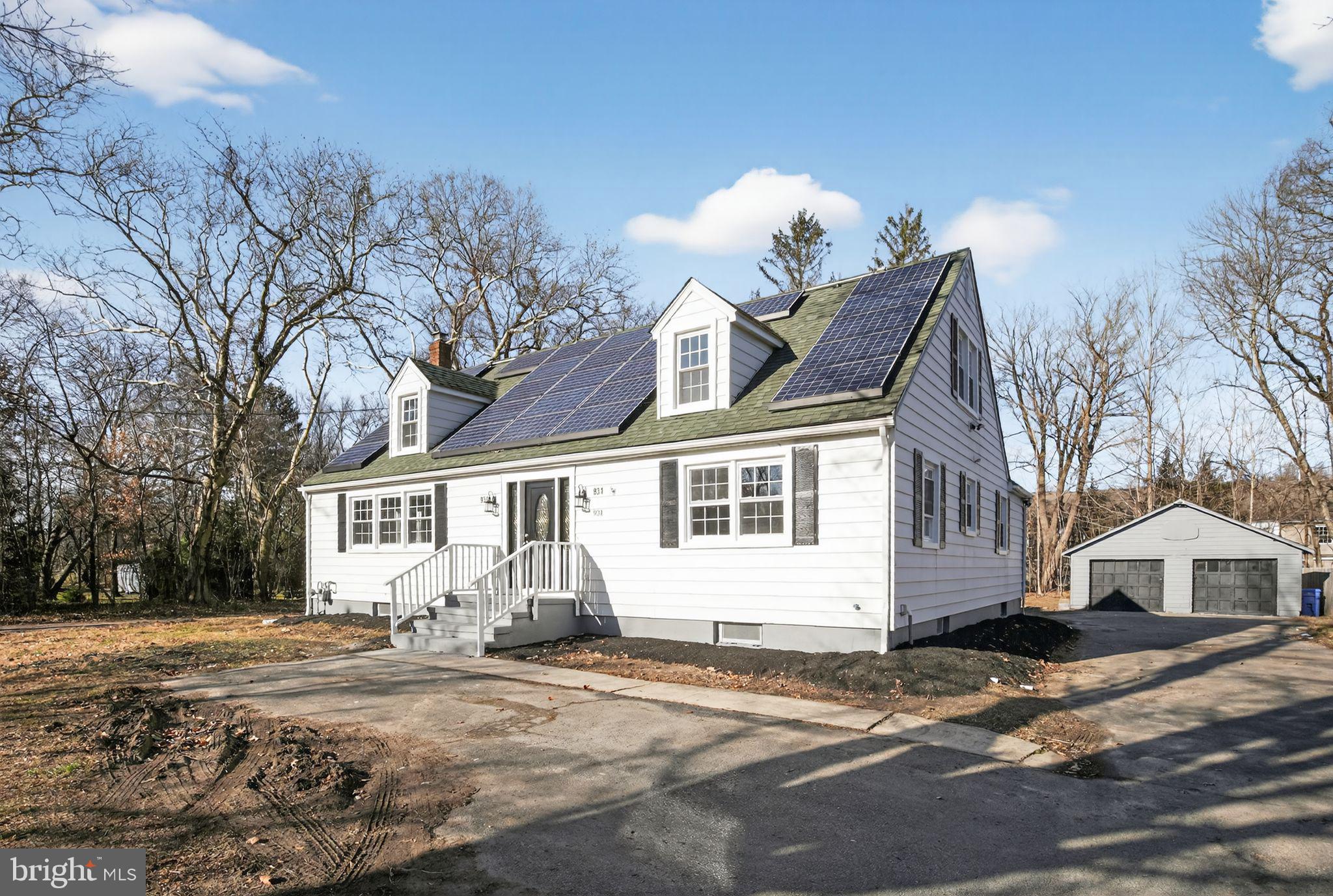 931 Woodlane Road Westampton, NJ 08060 - Photo 4 of 33 a front view of a house with a yard