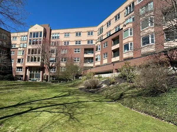 $729,900 | 1 Watermill Place, Unit 316, Arlington, MA 02476