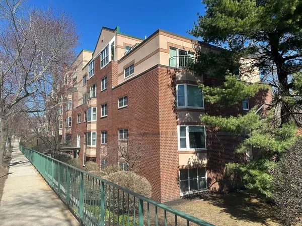 $729,900 | 1 Watermill Place, Unit 316, Arlington, MA 02476