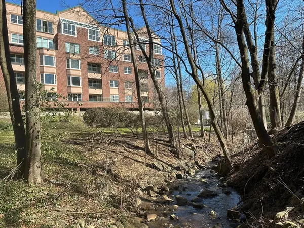 $729,900 | 1 Watermill Place, Unit 316, Arlington, MA 02476