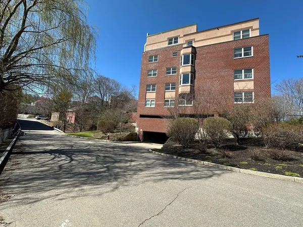 $729,900 | 1 Watermill Place, Unit 316, Arlington, MA 02476