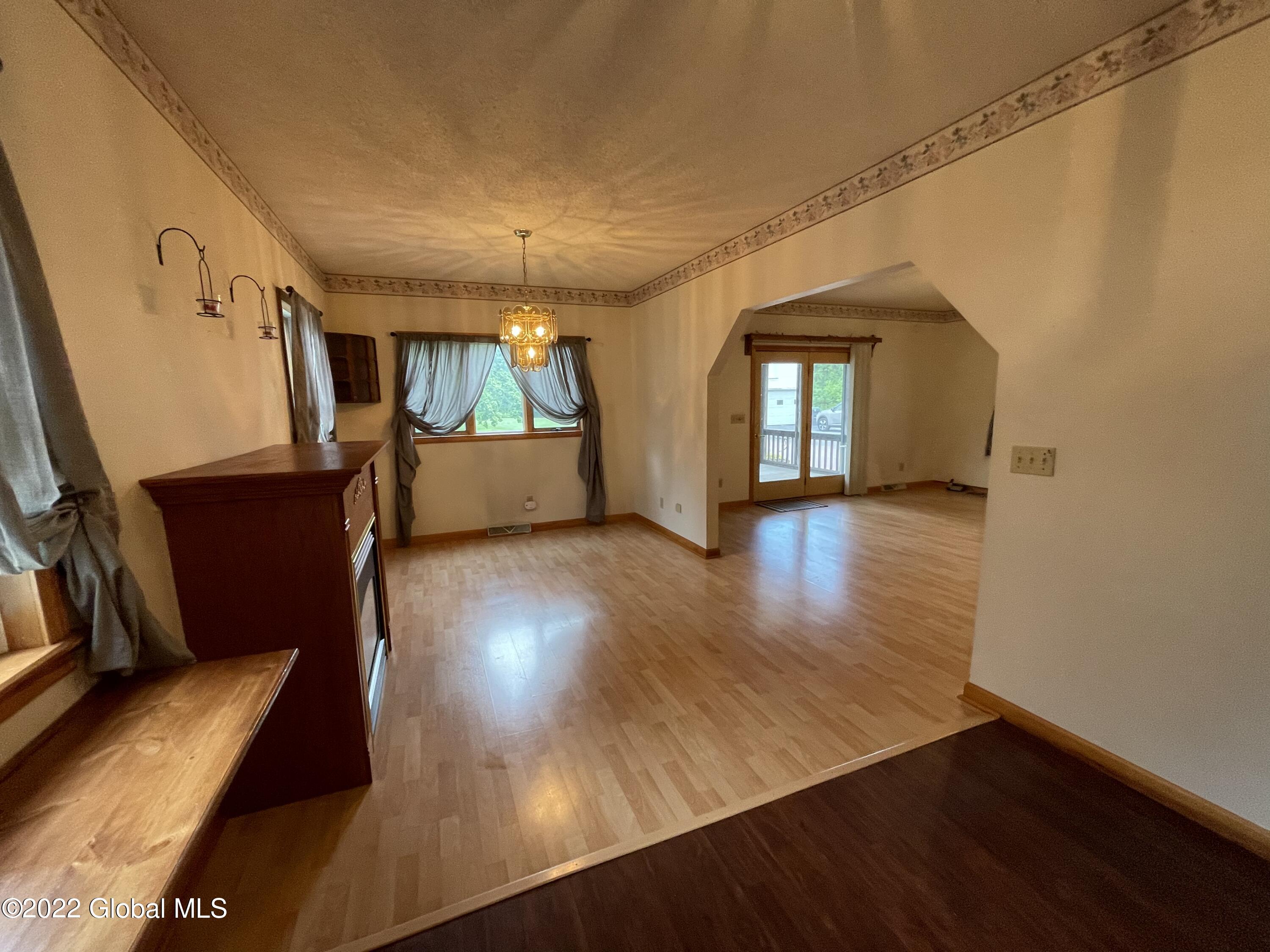 259 Main Street Corinth, NY 12822 - Photo 10 of 37 53900108-F9C6-4BE1-A3BA-A76266AE1DFC