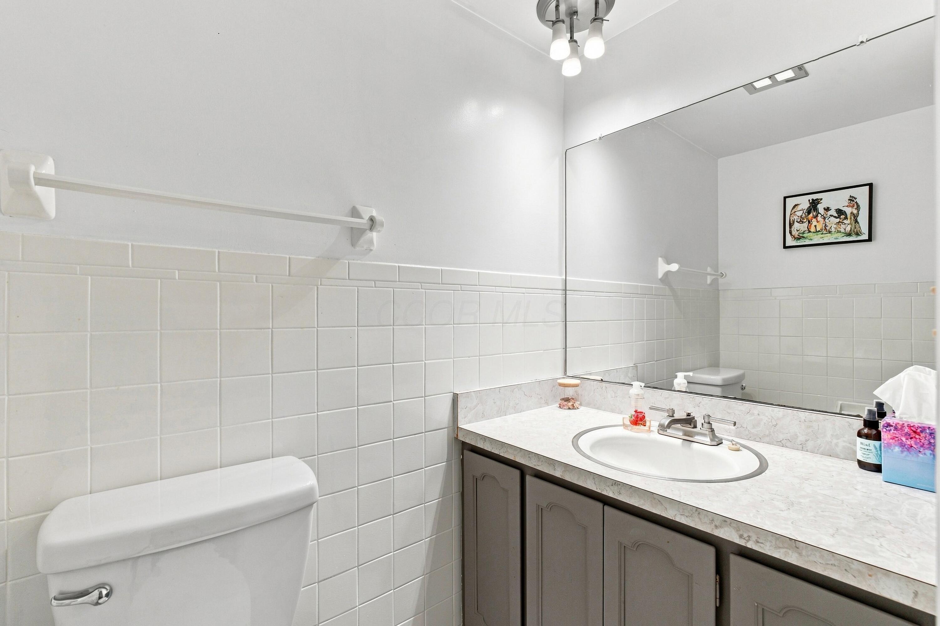 727 Old Coach Road Westerville, OH 43081 - Photo 27 of 55 Half Bath 1st Floor