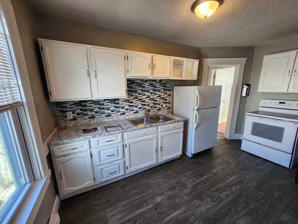 56 Exposition Terrace, Unit 2 West Springfield, MA 01089 - Photo 2 of 13