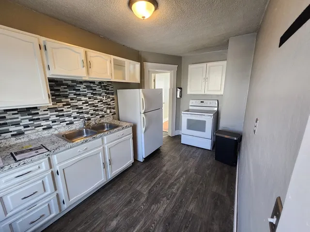 $1,600 | 56 Exposition Terrace, Unit 2, West Springfield, MA 01089