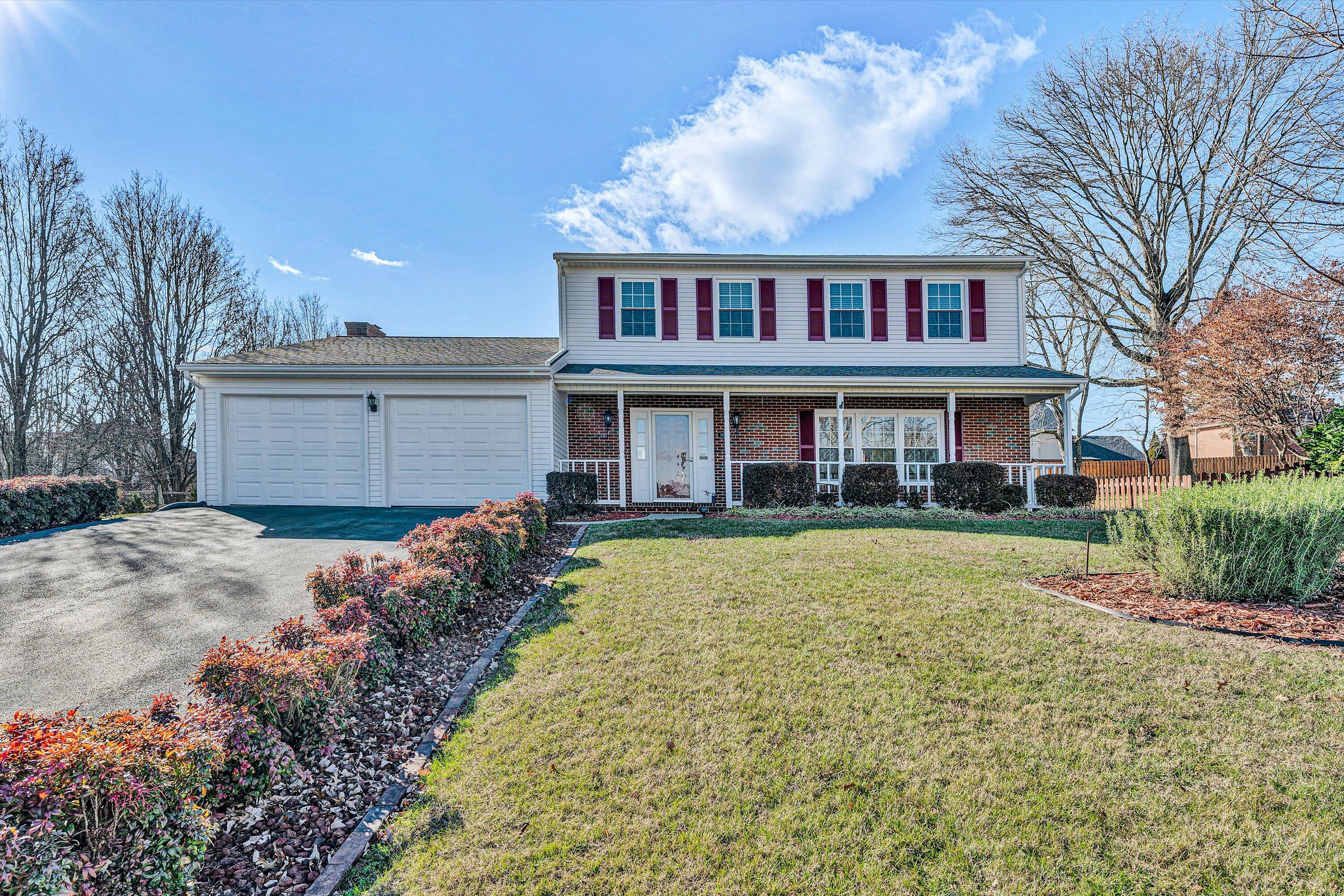 5106 Huntridge Road Roanoke, VA 24012 - Photo 1 of 41 01-010220250033