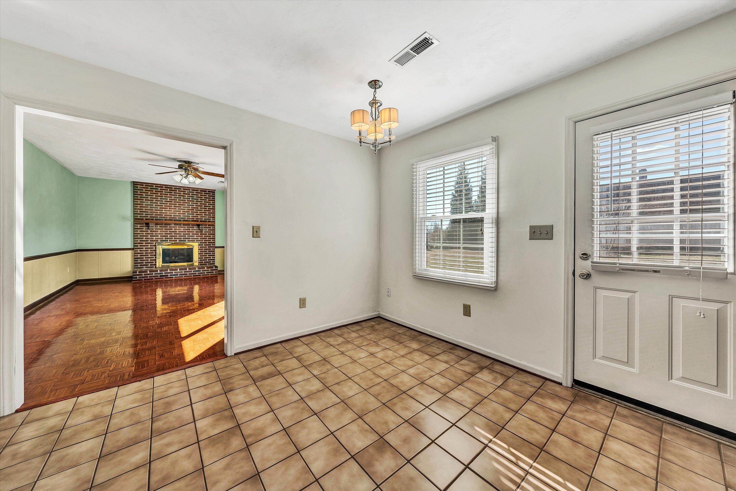 5106 Huntridge Road Roanoke, VA 24012 - Photo 15 of 41 13-010220250009