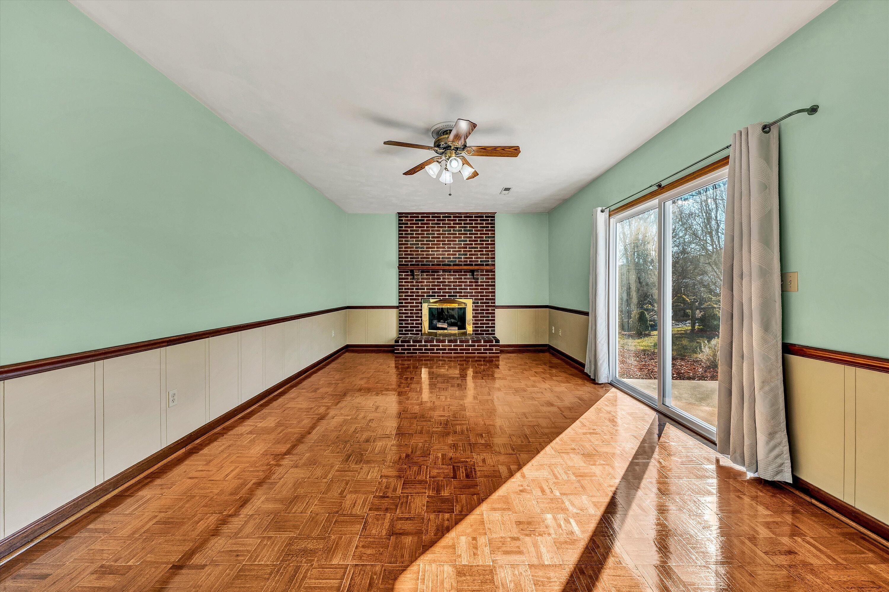 5106 Huntridge Road Roanoke, VA 24012 - Photo 19 of 41 16-010220250011