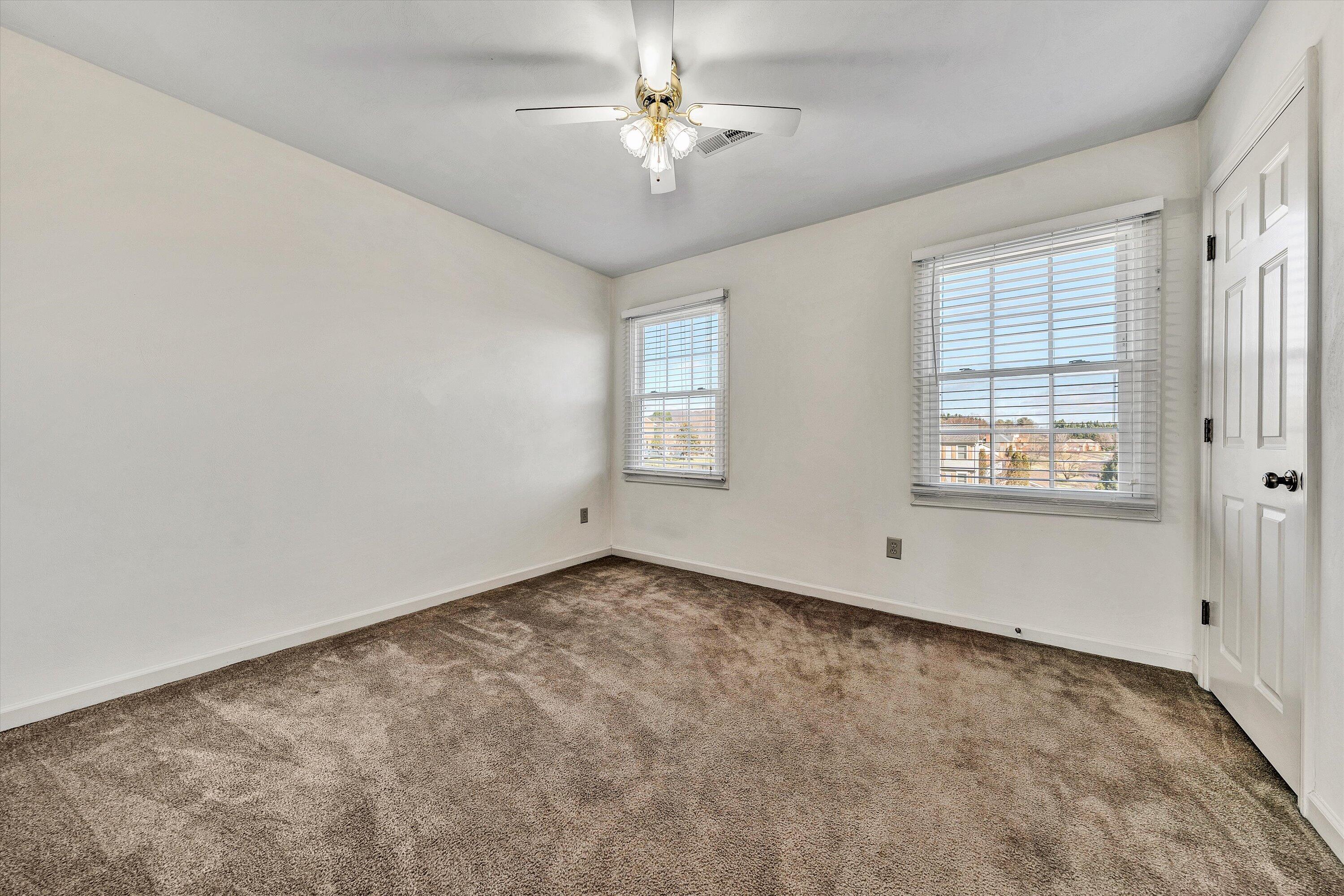 5106 Huntridge Road Roanoke, VA 24012 - Photo 26 of 41 22-010220250018