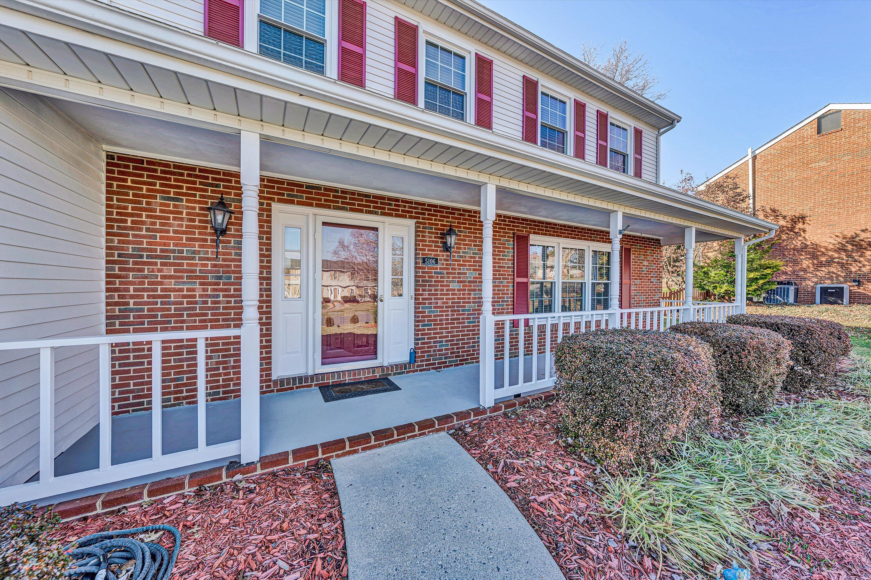 5106 Huntridge Road Roanoke, VA 24012 - Photo 3 of 41 04-010220250031