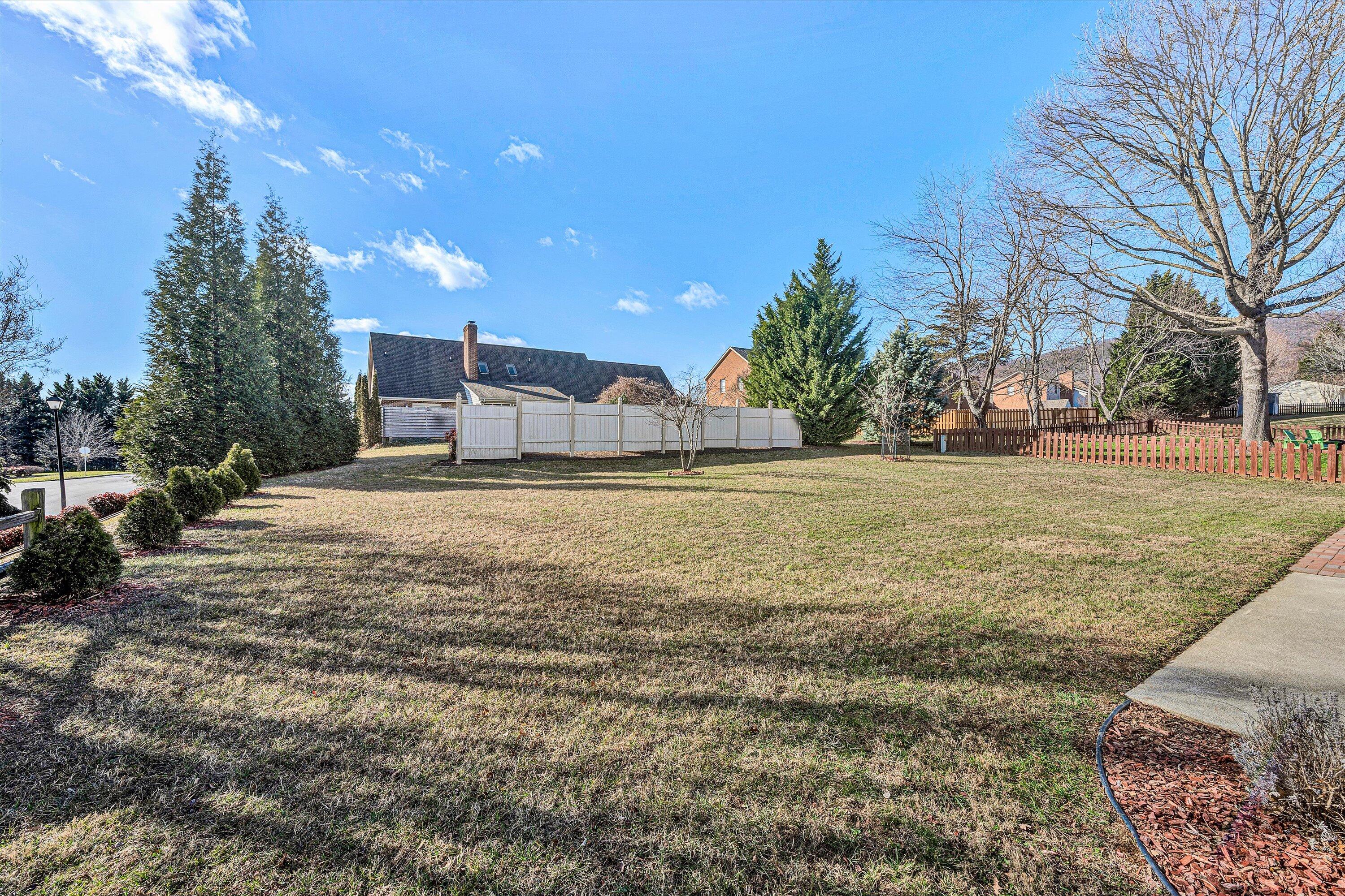 5106 Huntridge Road Roanoke, VA 24012 - Photo 39 of 41 34-010220250030