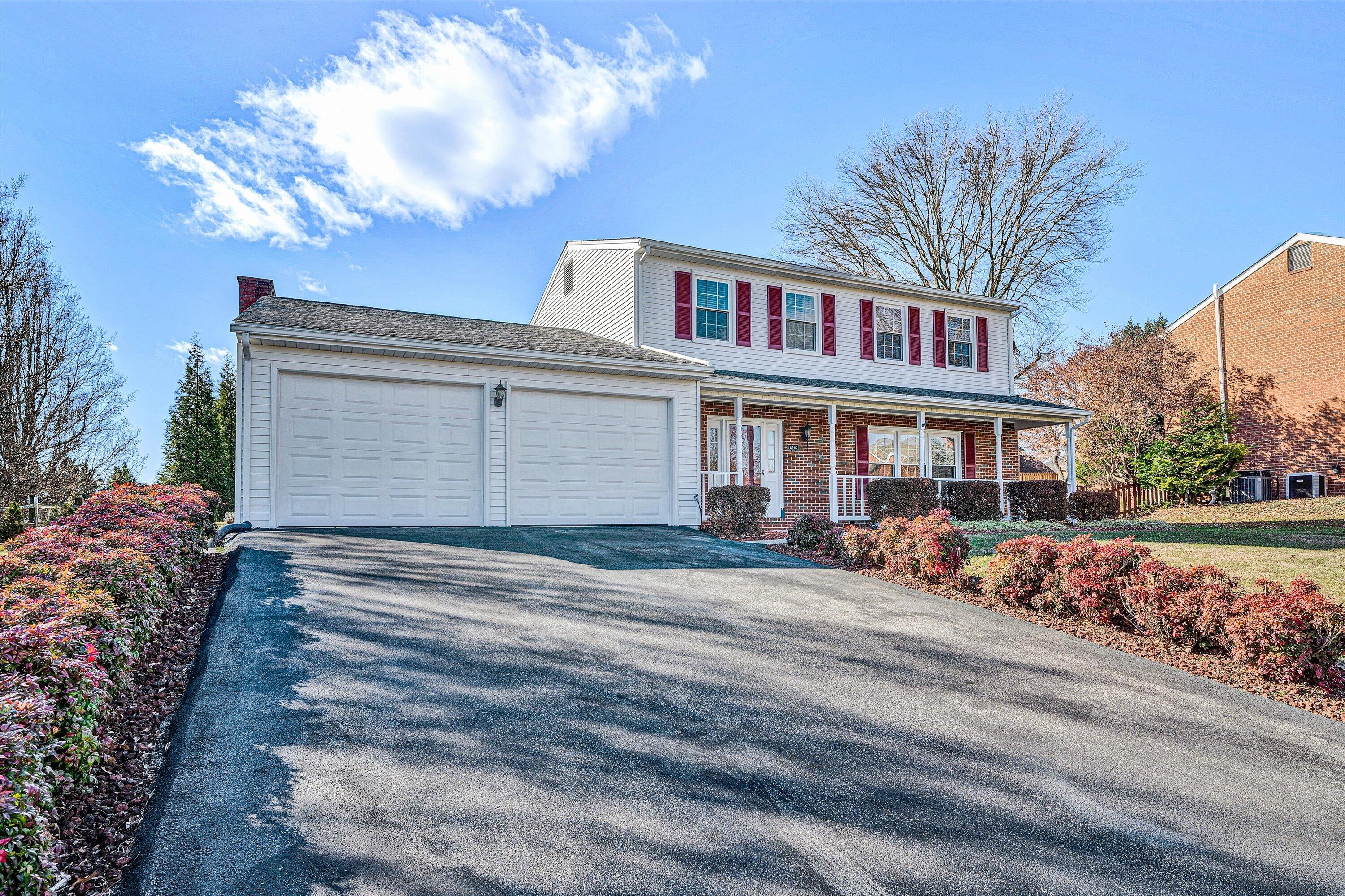 5106 Huntridge Road Roanoke, VA 24012 - Photo 4 of 41 02-010220250034