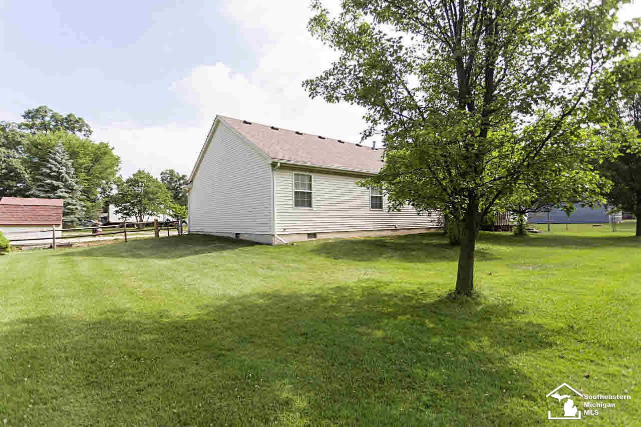 2625 Pinewood Road Temperance, MI 48182 - Photo 3 of 21