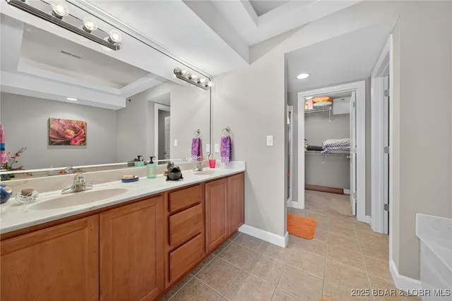 $375,000 | 68 Lighthouse Road, Unit 321, Lake Ozark, MO 65049